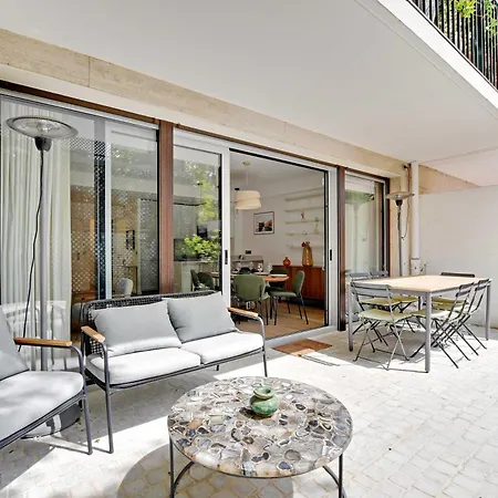 Passy - Eiffel Tower - Amazing 2br With Garden * Parigi