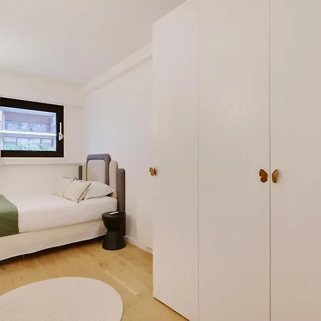 Passy - Eiffel Tower - Amazing 2br With Garden Parigi