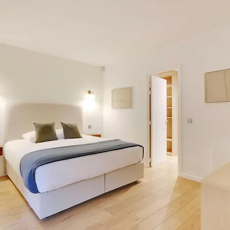 Passy - Eiffel Tower - Amazing 2br With Garden Appartamento